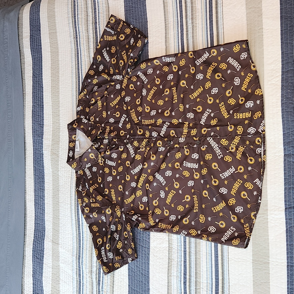 Padres pattern button down shirt, Men's Large, super light weight